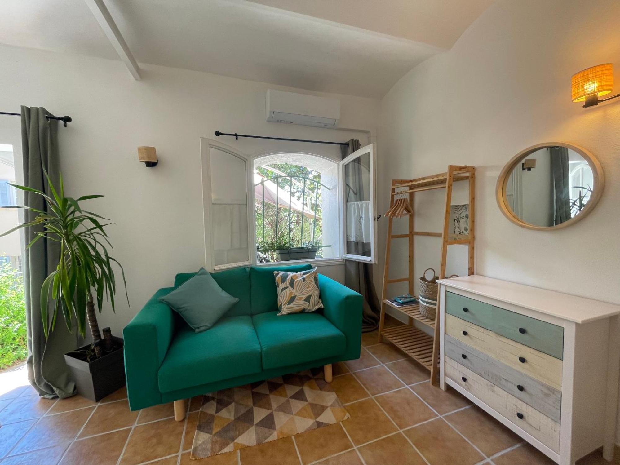 בורם-לה-מימוזה Cosy Studio - Place Du Figuier מראה חיצוני תמונה